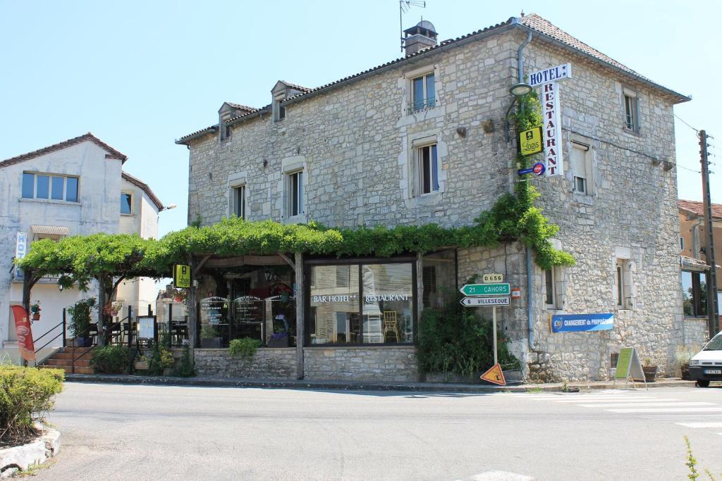 Logis Hotels- Auberge De La Tour - Hotel Et Restaurant Sauzet  Exterior photo